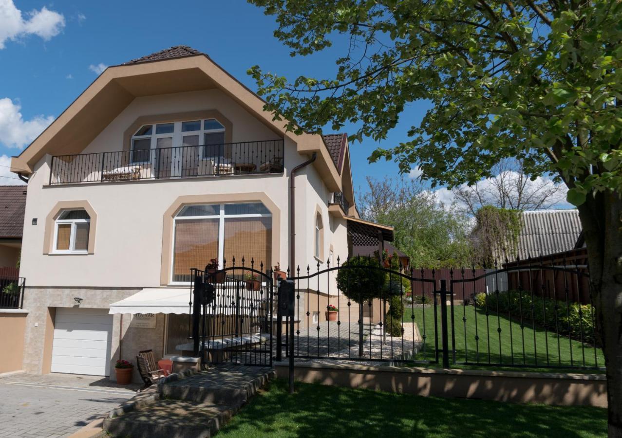 Rita-Var Szallashely Nyiregyhaza Exterior photo